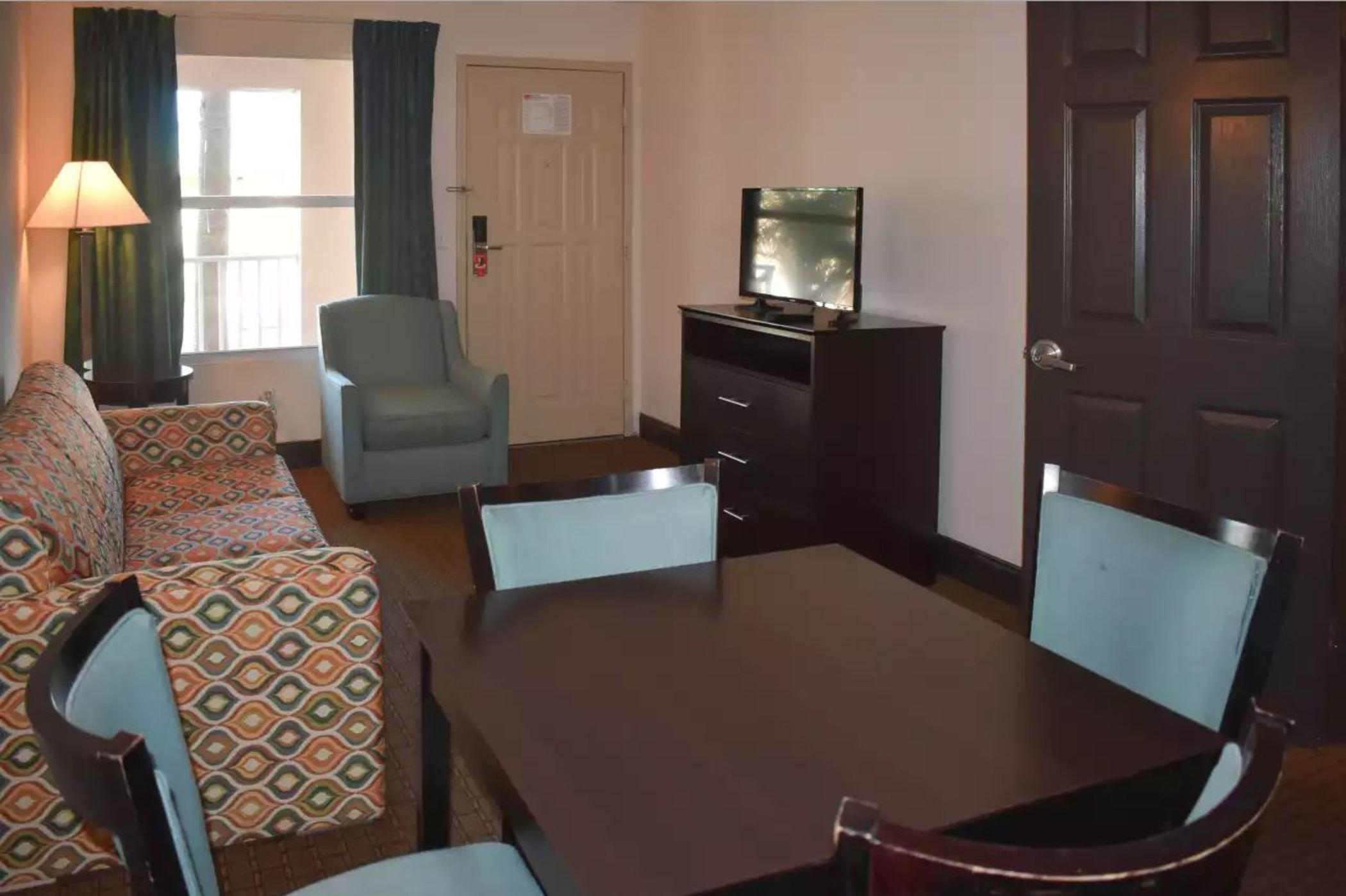 Ramada Limited Clearwater Hotel And Suites Екстериор снимка